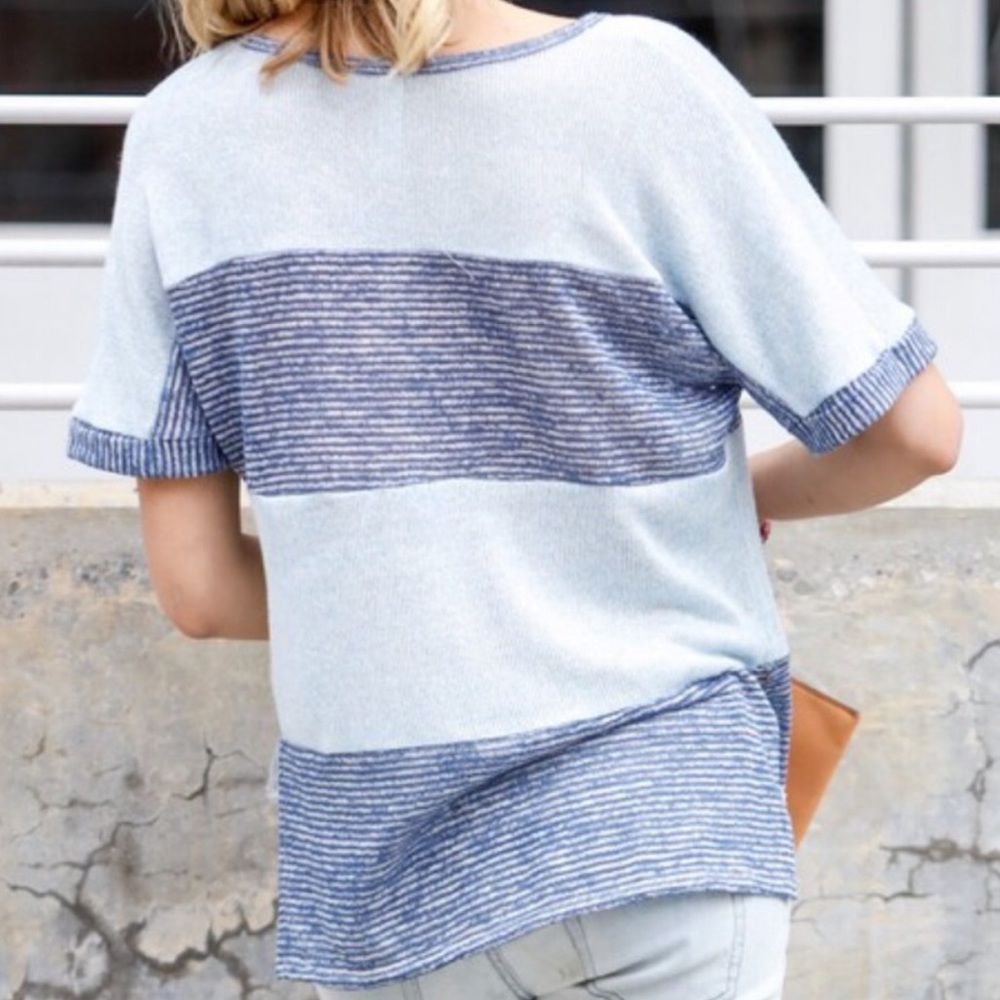 Color Block Mid Sleeve Top - Picture 5 of 5